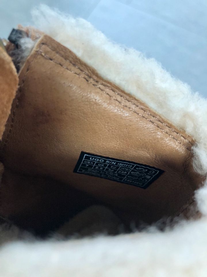 UGG Stiefeletten Echtleder Lammfell Gr. 38 in Pförring