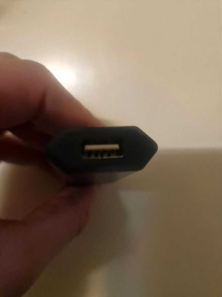 Adapter mit USB Anschluss in Berlin