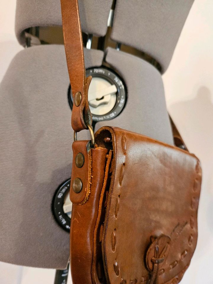 Boho Hippie Stil Leder Handtasche Carlo e Sabrina haselnussbraun in Zwickau