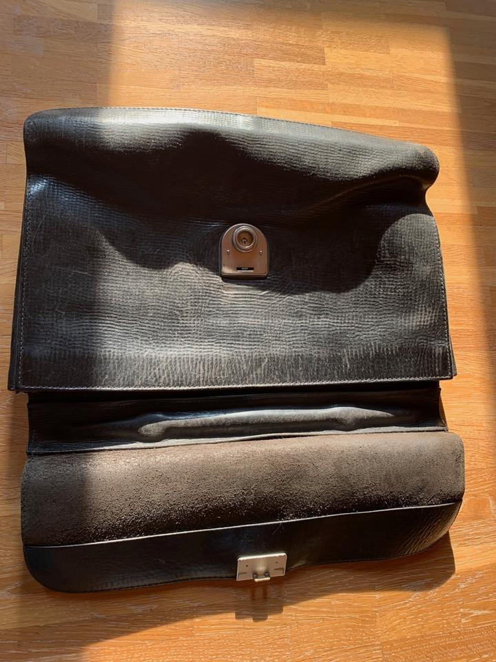 BREE Aktentasche, Vintage, gebraucht mit kleinem Reparaturbedarf in Lehrte