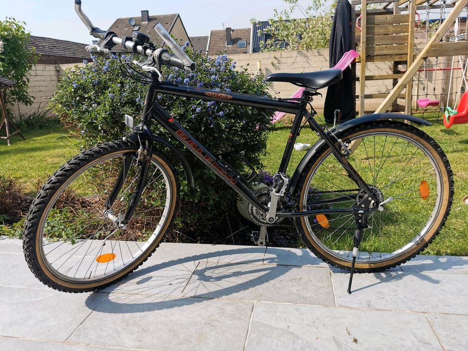 Fahrrad Raleigh 26 Zoll 21 Gänge MTB in Elsdorf