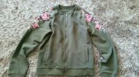 Jacke von C&A in Grün mit Pailletten und Blumen Gr.158/164 Nordrhein-Westfalen - Warendorf Vorschau