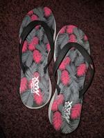 Skechers Goga Max Flip Flops Zehentrenner Sandalen pink 41 NEU Berlin - Zehlendorf Vorschau