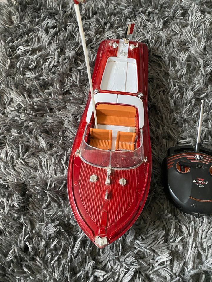 Speed Boat 2.4GHz Remote Control Yacht Kids Toy in Fürstenwalde (Spree)