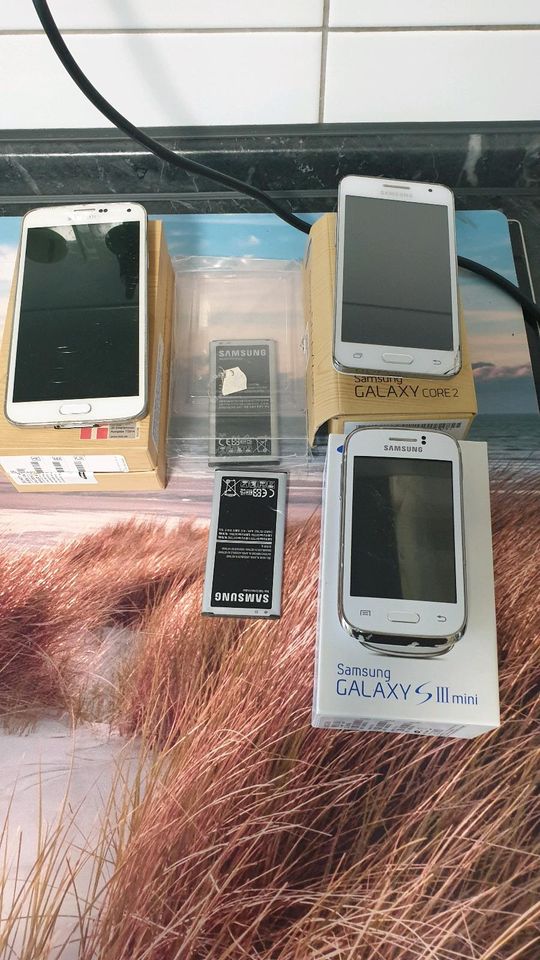 Konvolut 7 Handys Samsung Galaxy Alcatel haier in Leverkusen