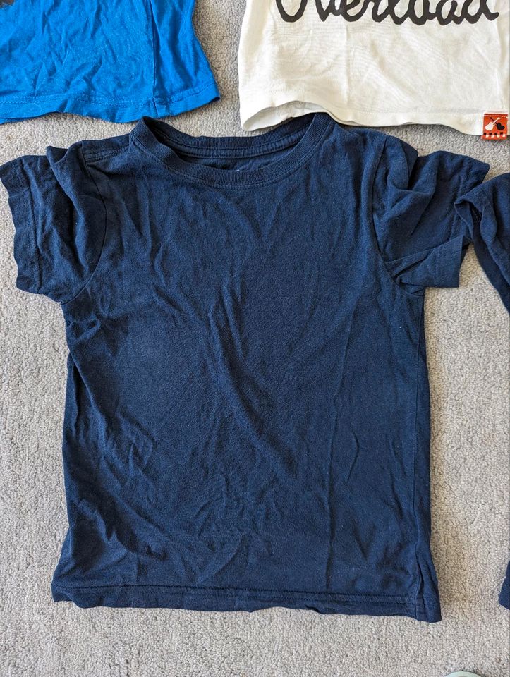 T-Shirt-Paket Gr. 110 in Neuried Kr München