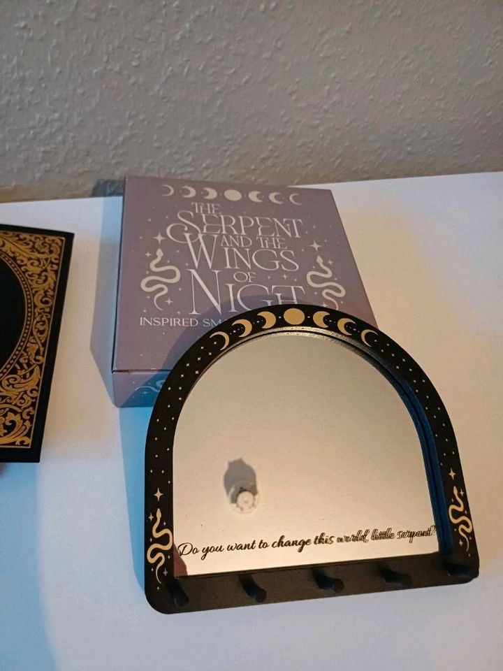 Bookish Box, Illumicrate, Jewelry, Serpent and The Wings in Netphen