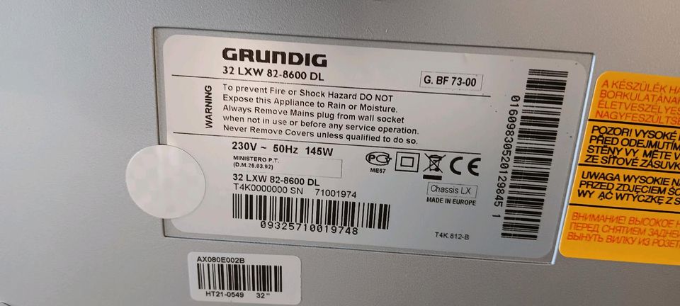 Grundig Fernseher 32 LXW 82-8600 DL mit FB in Leutenbach