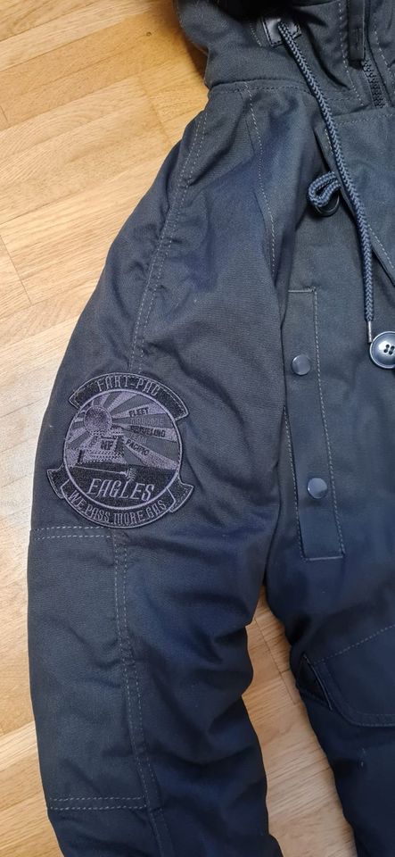 Schwarze Alpha Industries Winterjacke / Parka NEUWERTIG in Kiefersfelden