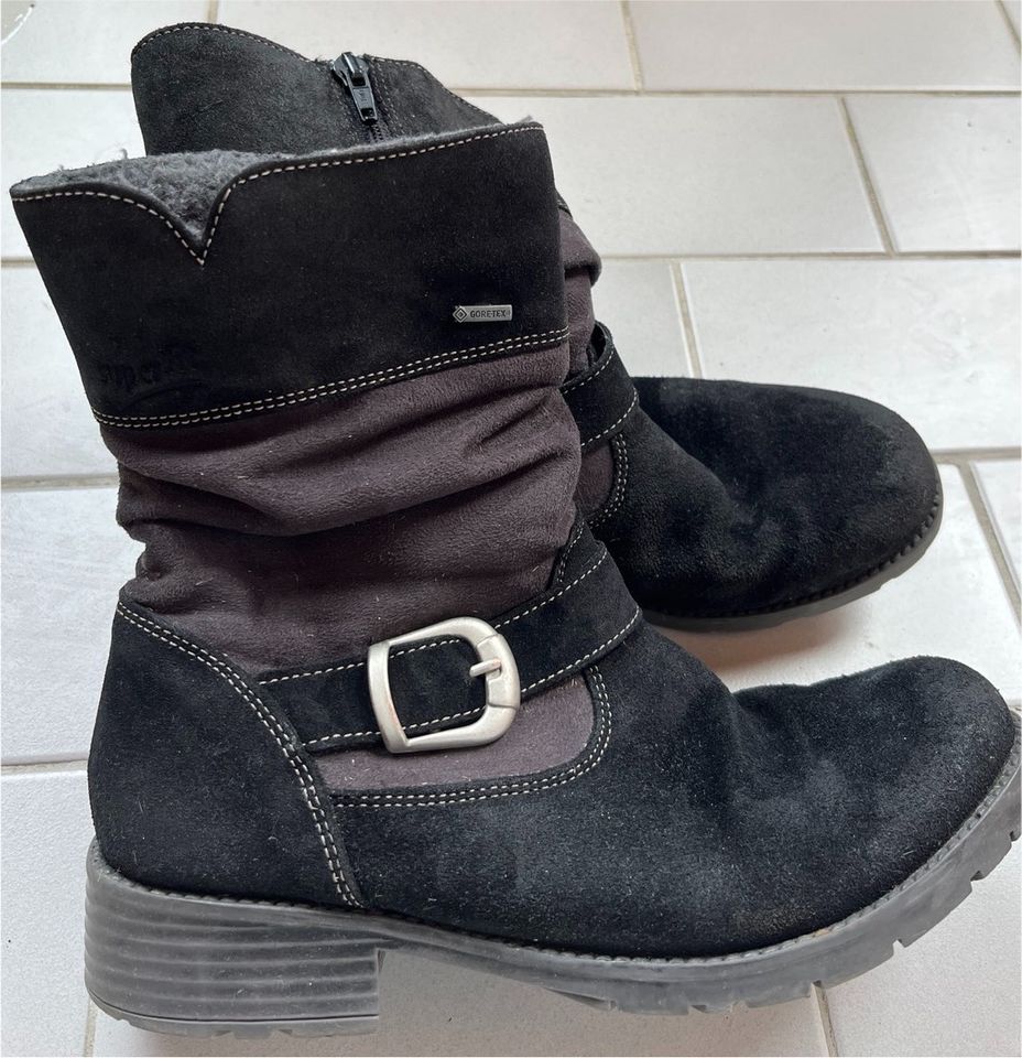 Schwarze Stiefel Gr. 37 von superfit gefüttert in Berlin