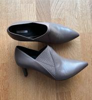 Geox Pumps 38,5 Hochfrontpumps taupefarbend aud Leder Bayern - Kolbermoor Vorschau