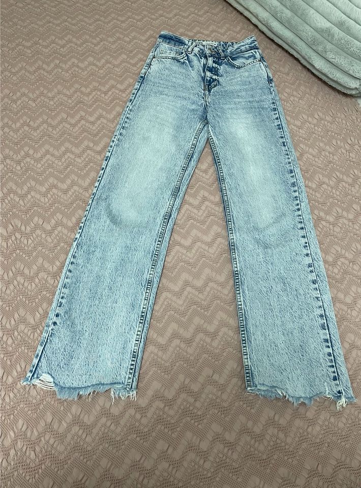 Jeans straight leg Damen (zara) in Ergolding