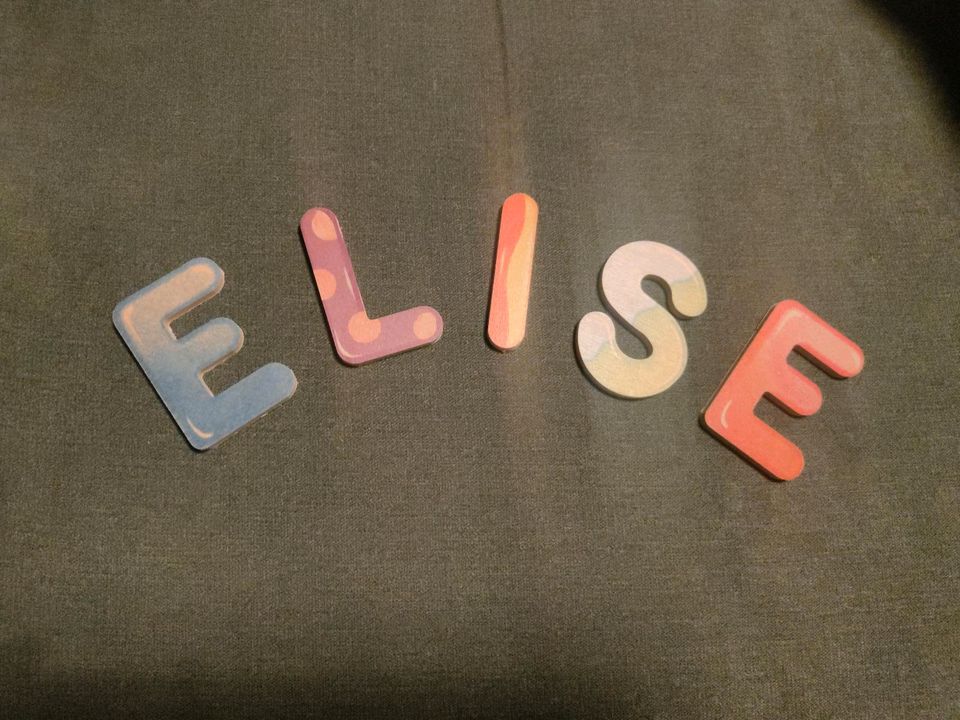 Holzbuchstaben ELISE Tür Buchstaben Kinderzimmer in Berlin