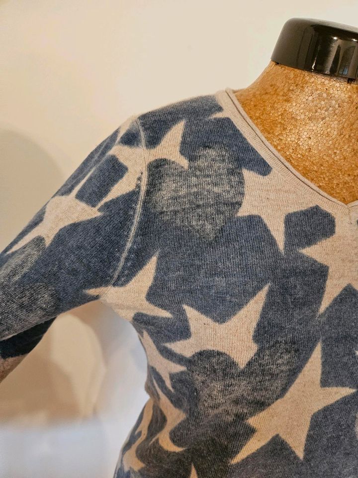 Charles Vögele Feinstrick Pullover Sterne blau beige mit Kaschmir in Zwickau