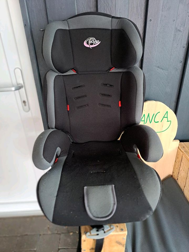 Kindersitz Autositz in Zeven