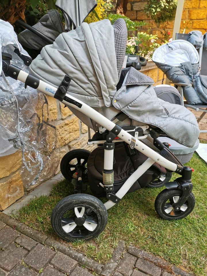 Knirpsenland Kinderwagen Buggy Babyschale Base Set in Dresden