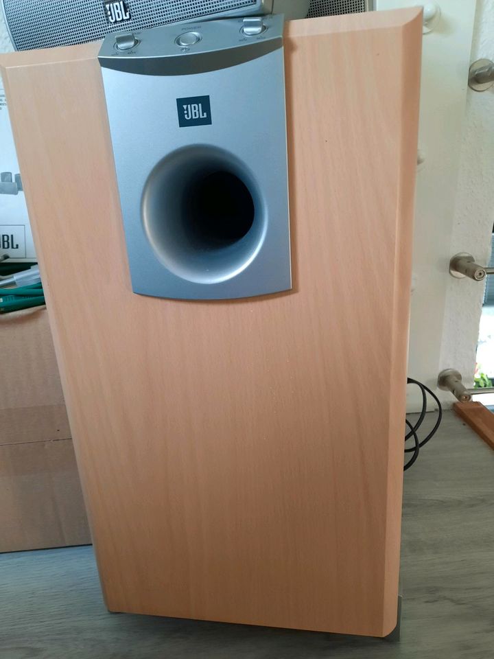 JBL SCS 138 SURROUND SYSTEM mit aktiven Subwoofer in Wilhelmshaven