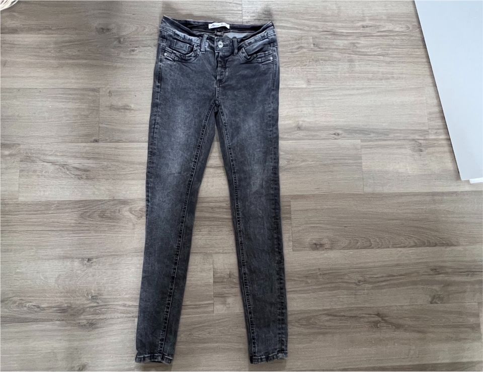 graue Jeans, Hose, Größe XXS, (25/32) in Chemnitz