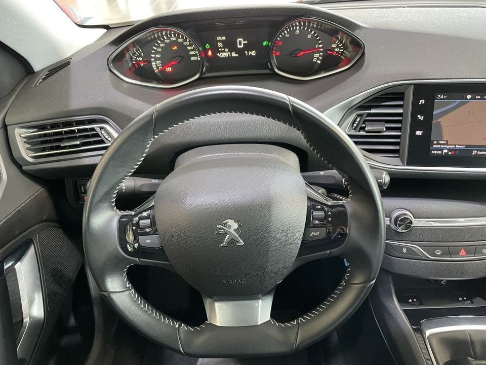 Peugeot 308 Active Navi R.Cam SHZ PDC Tempomat Klimaauto in Eitorf