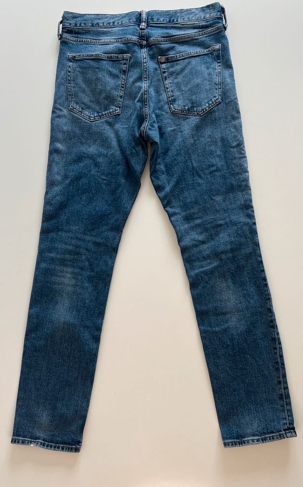 H&M Slim Fit Jeans, Gr. 30/32 in Bad Laasphe