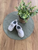 H&M BABY SNEAKER / TURNSCHUHE- GRÖSSE 18/19- WEISS - TOP ZUSTAND Nordrhein-Westfalen - Kamen Vorschau