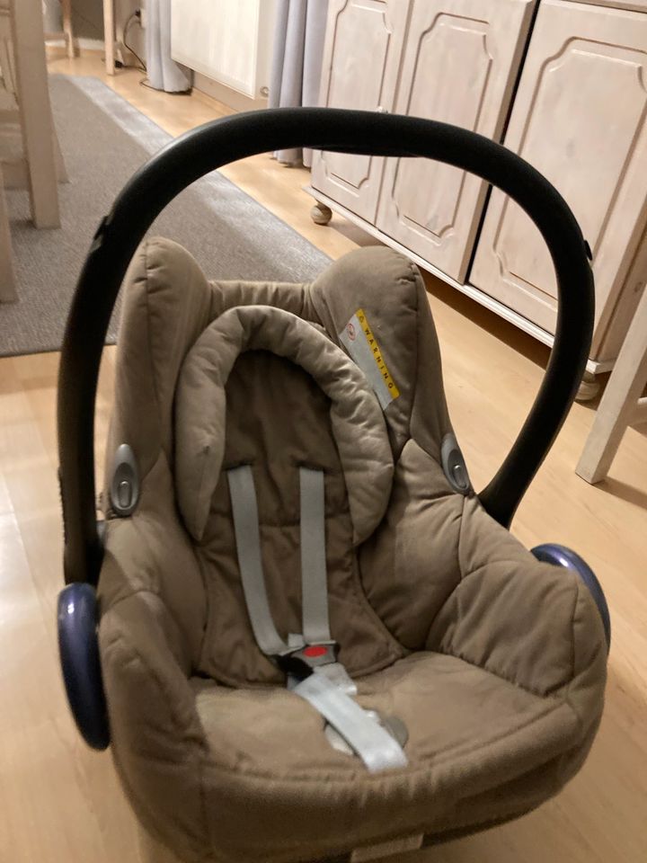 Maxi Cose / Babyautositz in Sanitz