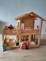 Hape Puppenhaus Holz-Villa mit viel Zubehör !!super Zustand!! Düsseldorf - Flingern Nord Vorschau