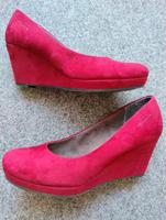 Tamaris Pumps Keilabsatz Größe 38 39 KLEINER PREIS !!! Leipzig - Meusdorf Vorschau