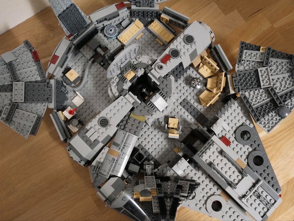 Lego Star Wars Millenium Falcon mit OVP in Mietraching