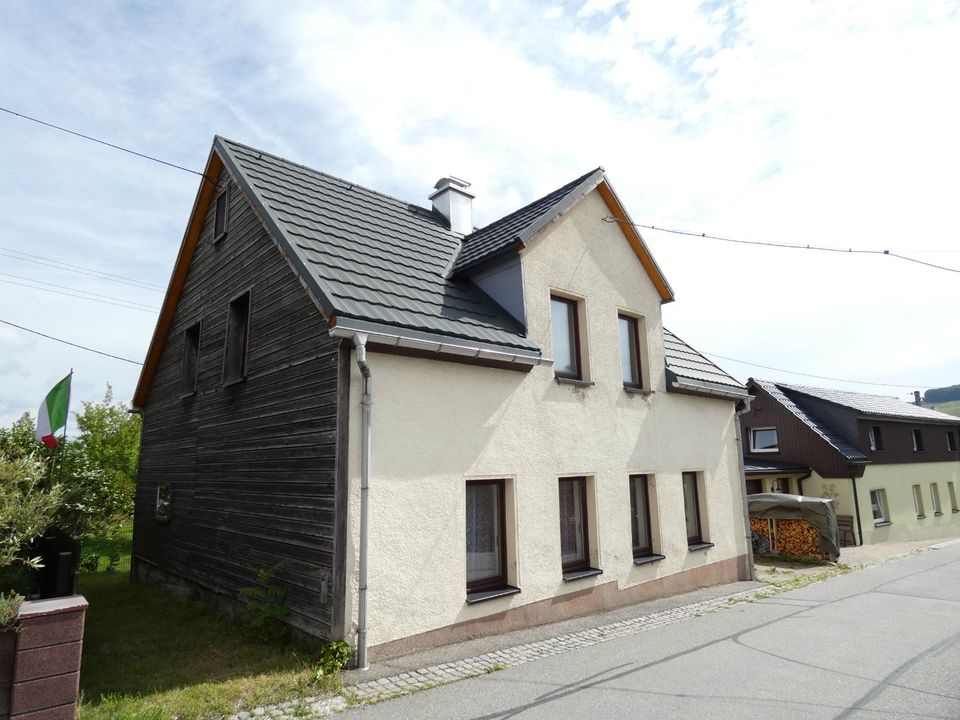 Bezahlbares Einfamilienhaus mit viel Potential in Crottendorf: In die Hände gespuckt & angepackt...! in Crottendorf Erzgebirge