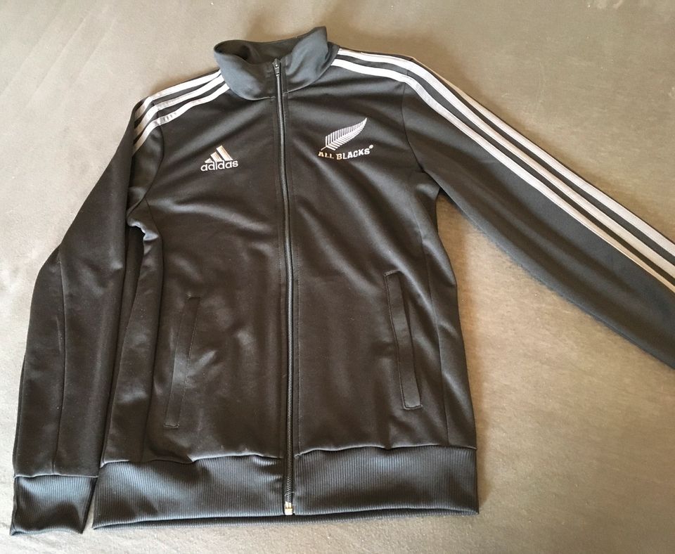 Schwarze ADIDAS Trainingsjacke der All Blacks Gr. 164 in Frankfurt am Main