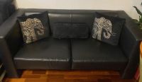 2-Sitzer sofa mit Hocker zu verschenken Berlin - Westend Vorschau