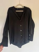 Schwarze Bluse Langarm Schwarz Zara S  Super Zustand Altstadt-Lehel - München/Lehel Vorschau