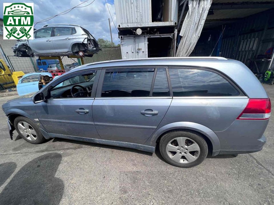 Schlachtfest Opel Vectra C Kombi SW 2.2 Farbe Z163 EZ 27.02.2004 in Wesseling