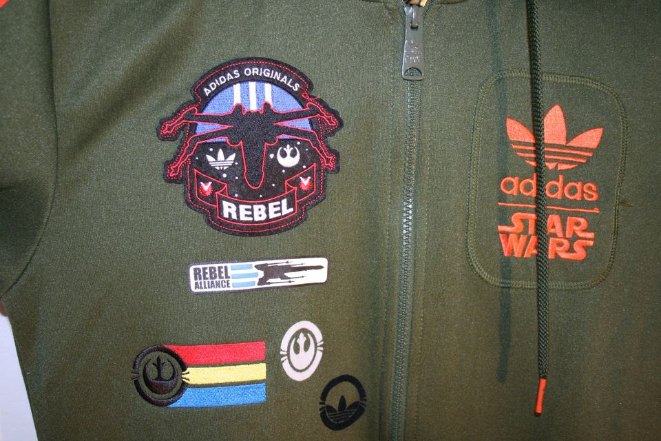 adidas originals Starwars Jacke Größe S in Berlin