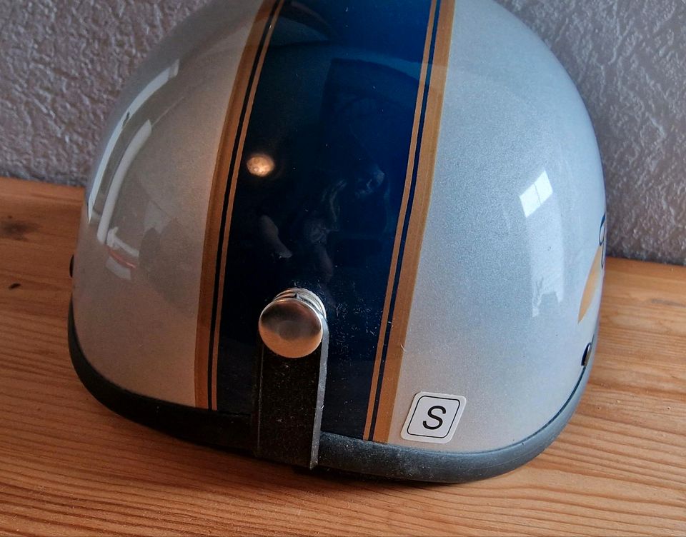 Helm Brain Cap mit Schild in Mertingen