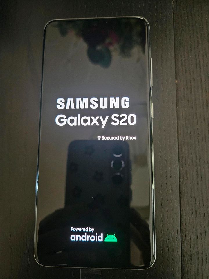 Samsung Galaxy S20 cosmic gray in Hemer