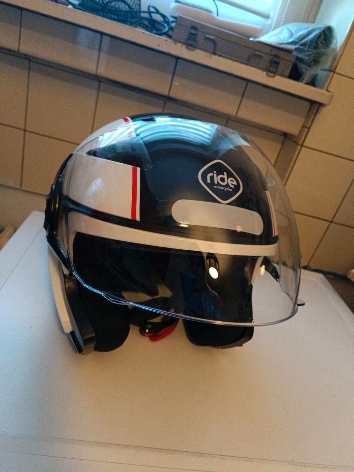 Neuen Motorrad Helm abzugeben wurde nur einmal getragen zur Anpro in Krefeld