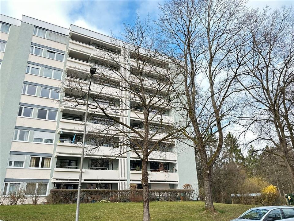 4-Zimmer-Eigentumswohnung mit Loggia und TG-Stellplatz in München-Unterhaching in Unterhaching