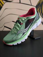 Neuwertig Saucony 38,5 Kinvara Damen Lauf Schuhe Kinder Sneaker Düsseldorf - Friedrichstadt Vorschau