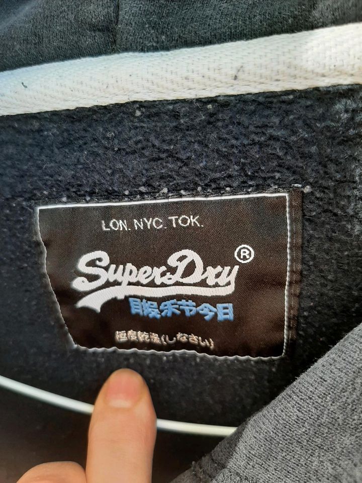 ⭐"Superdry" Hoodie in gr. 152/164 für Jugendliche in Unterhaching