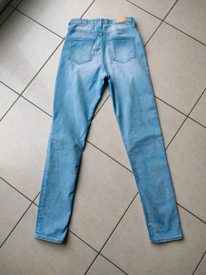 Jeans Skinny fit high waist Größe 164, innen verstellbar in Wadgassen