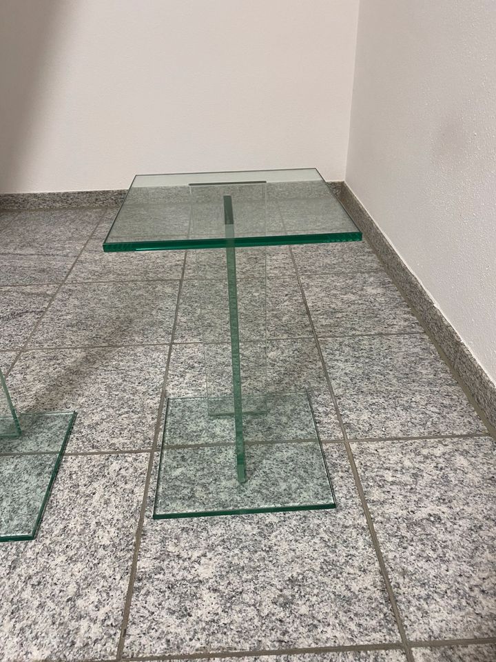 Paroli Blumentisch/Säule aus Glas 2 Stück in Bayern - Attenkirchen | eBay  Kleinanzeigen ist jetzt Kleinanzeigen