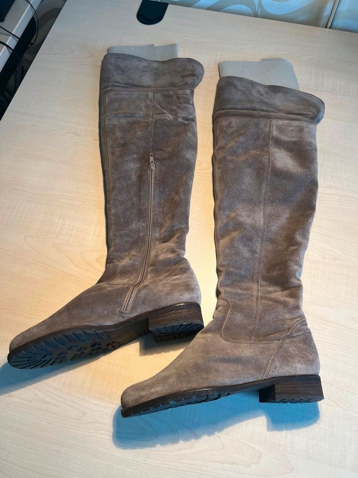 Overknee Stiefel von Gabor in grau 4.5 bzw. 37 in Frankfurt am Main