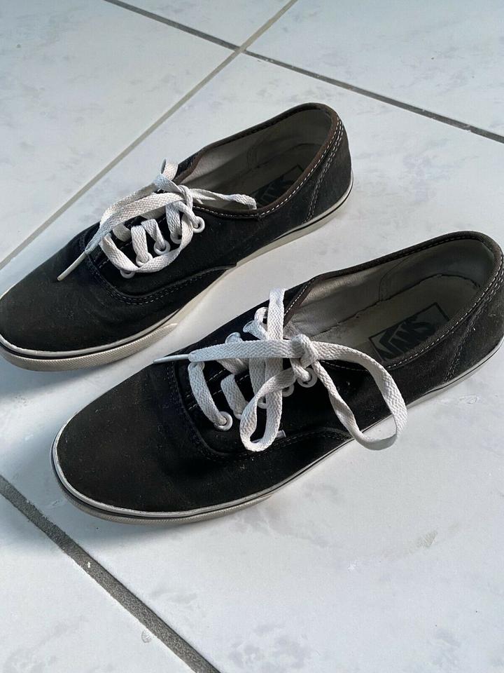 Damen Vans schwarz 40  sneaker Schuhe Turnschuh Vans grau in Dinslaken
