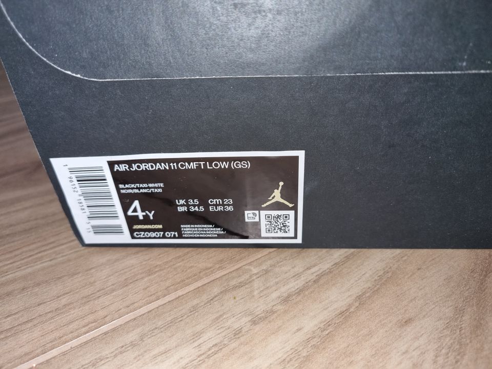 Nike Air Jordan 11 cmft Sneaker schwarz senfgelb  36 neu in Berlin