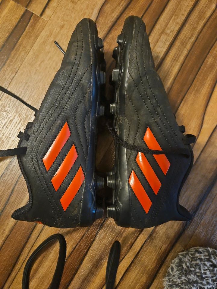 Fußballschuhe in Dörpen