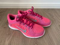 Nike Sneaker Turnschuhe Sportschuhe Pink Größe 39 Niedersachsen - Winsen (Luhe) Vorschau