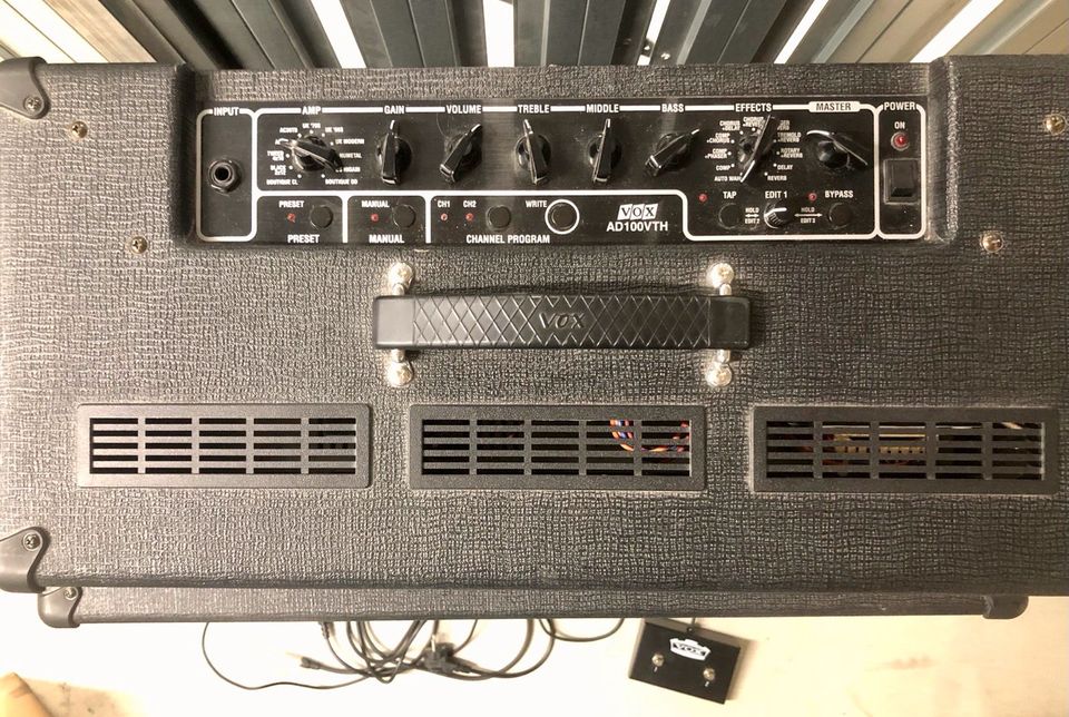 VOX AD100VTH + VOX V412BK Halfstack - Gitarren Verstärker mit Box in München