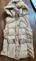 Daunenweste 34 Esprit Weste Daunen beige braun XS Kunstpelz Kapuz Niedersachsen - Isernhagen Vorschau